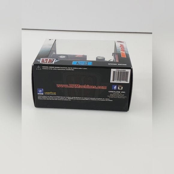 Autozone Collectible Chevrolet truck - Picture 3 of 4